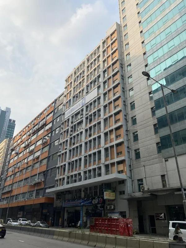 Jumbo Industrial Building