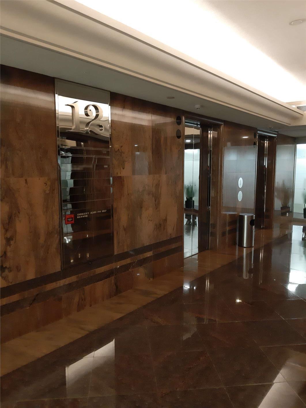 會展廣場辦公大樓