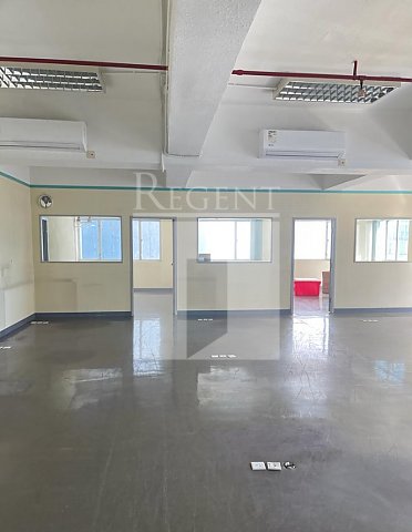 WAH FAT INDUSTRIAL BUILDING (华发工业大厦)