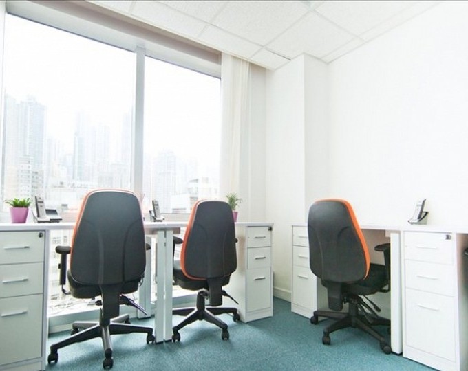 135 Commercial Centre, Bonham Street East