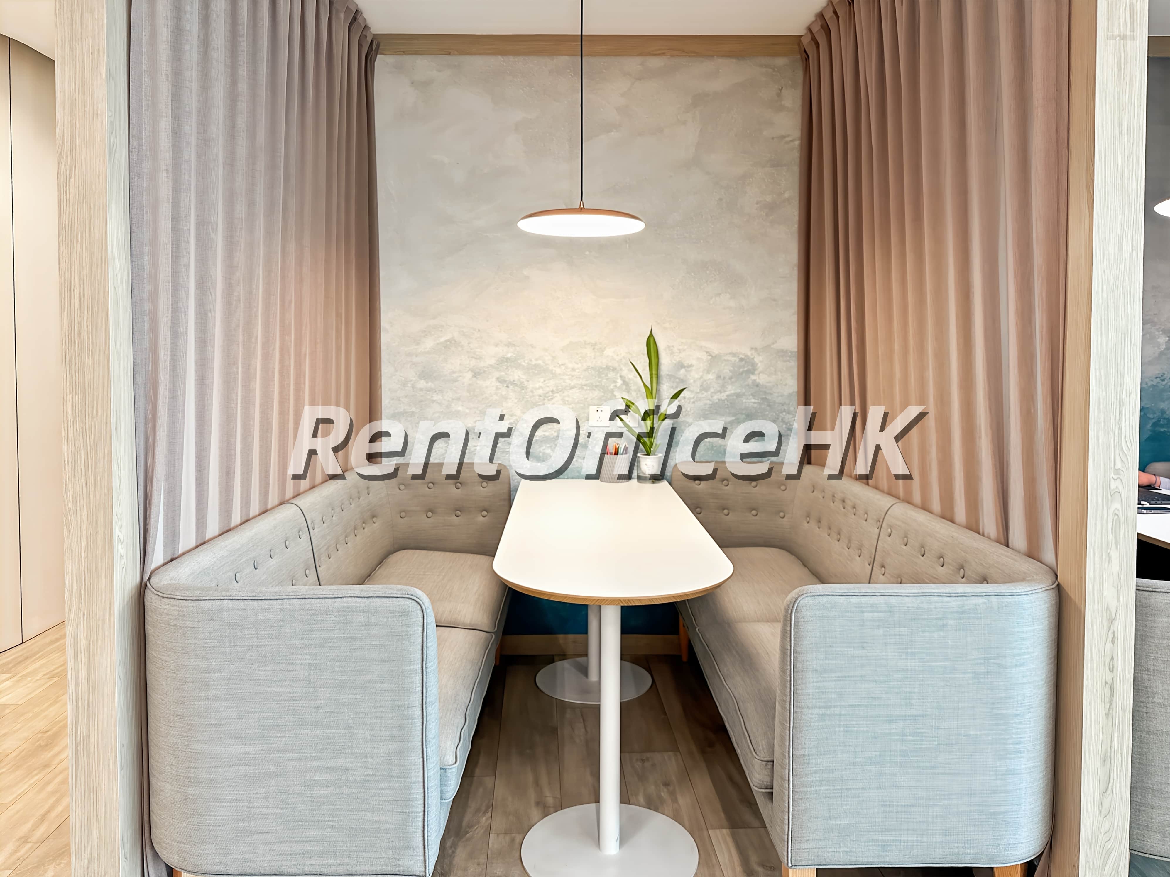 恒隆广场-上海務式辦公室