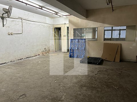 WANG LUNG INDUSTRIAL BUILDING (宏龙工业大厦)