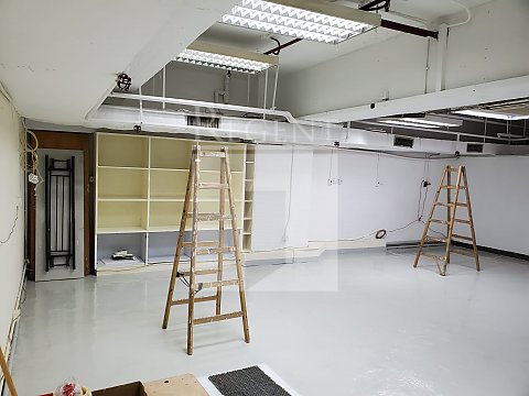 KWUN TONG INDUSTRIAL CENTRE BLOCK 04 (观塘工业中心 第04座)