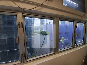 EVEREST INDUSTRIALUSTRIAL CENTRE (毅力工业中心)