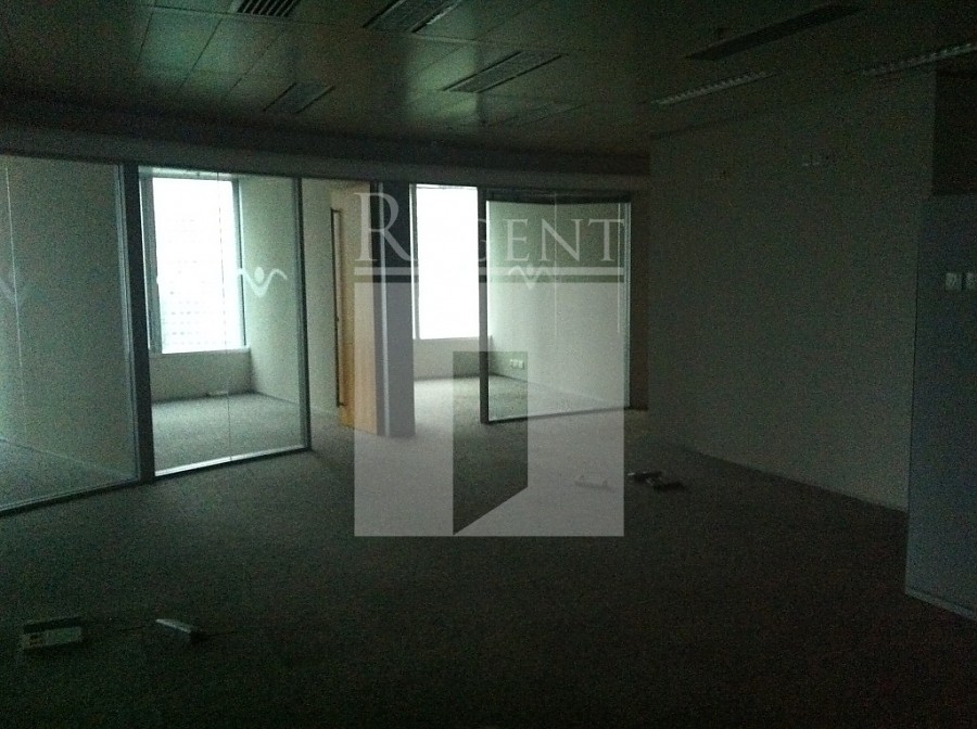 QUEEN'S ROAD C 8 (皇后大道中8号)-RGP6182444