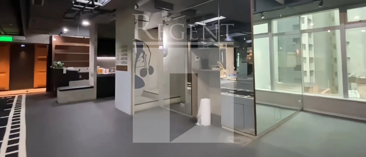 THE CHELSEA -C0570596