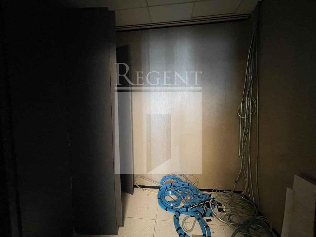 DES VOEUX ROAD C 33 (德辅道中33号)-RGP032154