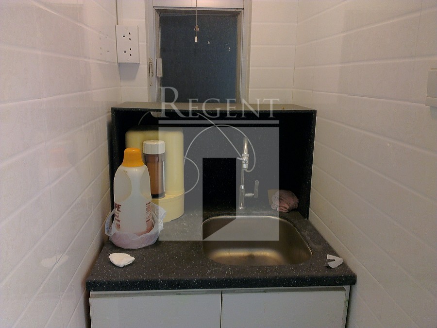 TAI SHING COMMERCIAL (YAUMATI) BUILDING (泰盛商業 油麻地 大樓)-RGP007597