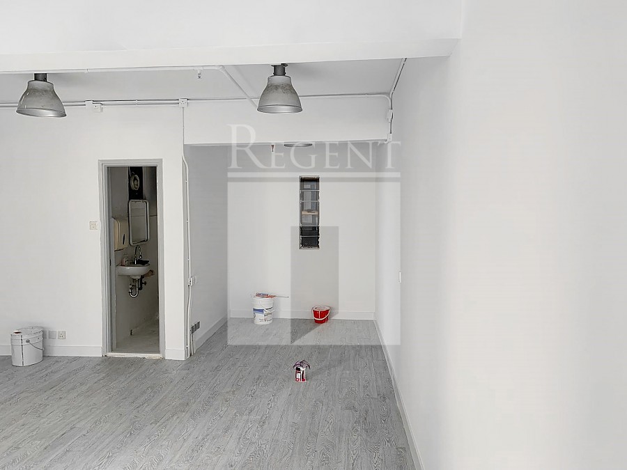 FULL VIEW BUILDING (富偉大廈)-RGP019692