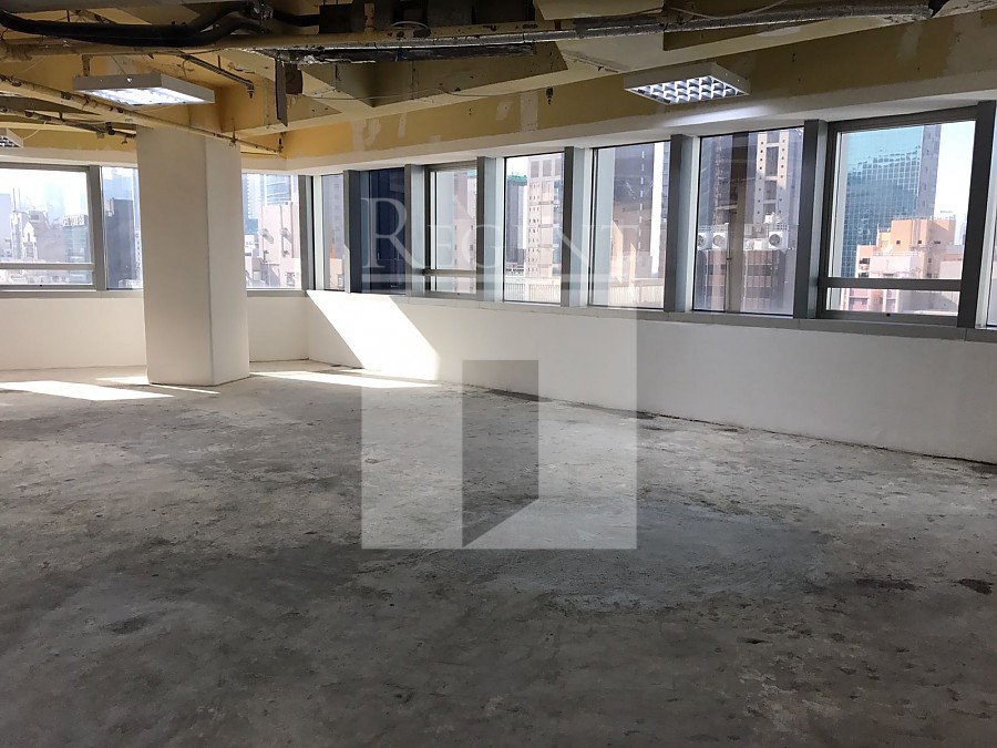 PLAZA 2000 (2000年廣場)