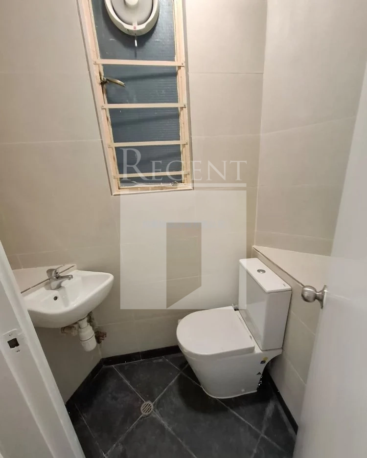 TUNG YIU COMMERCIAL BUILDING (东耀商业大厦)-C0580620