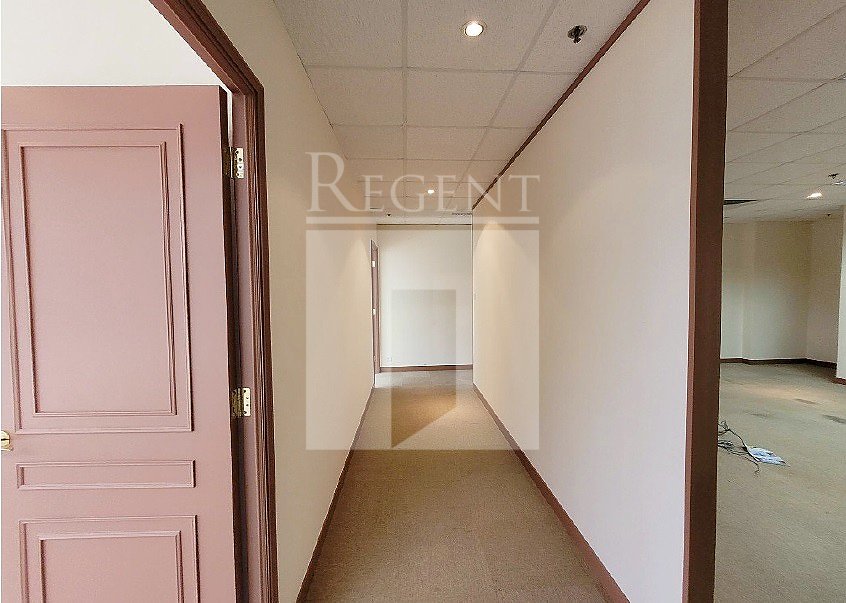 ONE ISLAND SOUTH -RGP025055