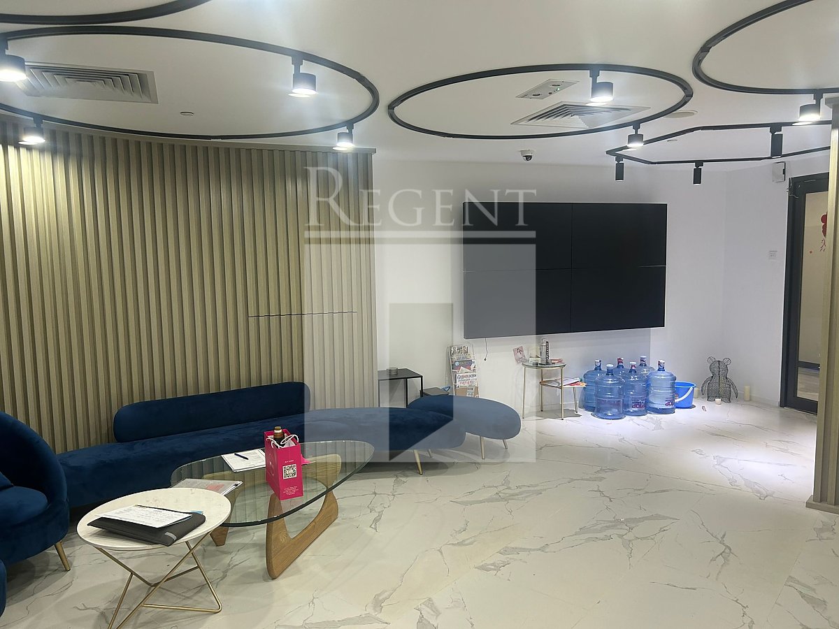 ALBION PLAZA (愛賓商業大廈)