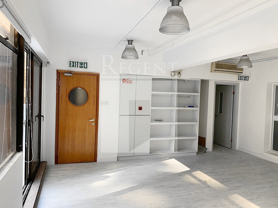 FULL VIEW BUILDING (富偉大廈)-RGP019692