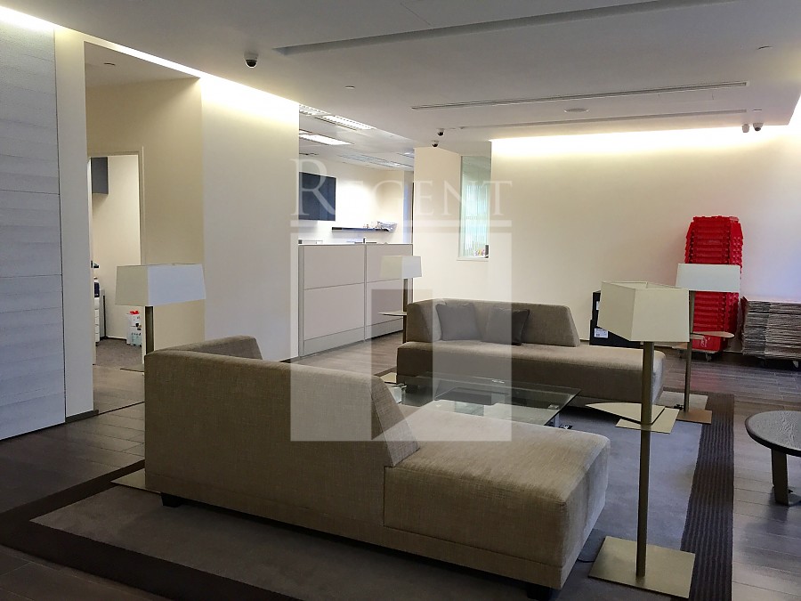 ENTERTAINMENT BUILDING (娛樂行)