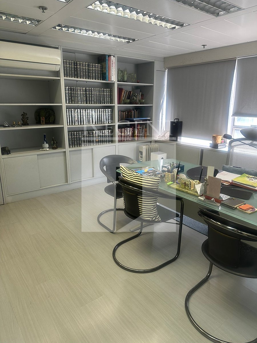 SOUTH CHINA BUILDING (南華大廈)