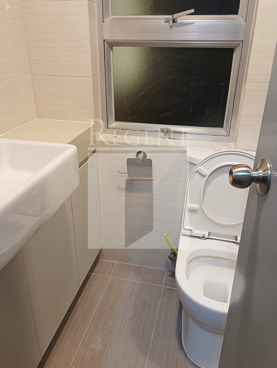 SHIU FUNG COMMERCIAL BUILDING (兆丰商业大厦)-RGP032941