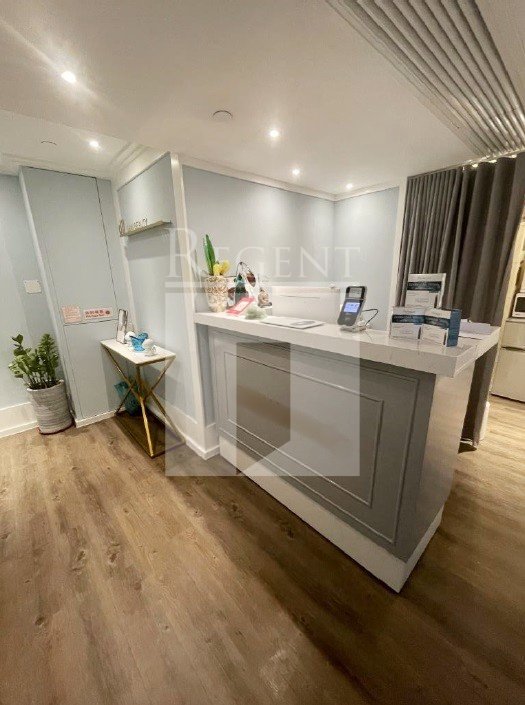 1 Lan Kwai Fong (兰桂坊1号)-RGP4617141