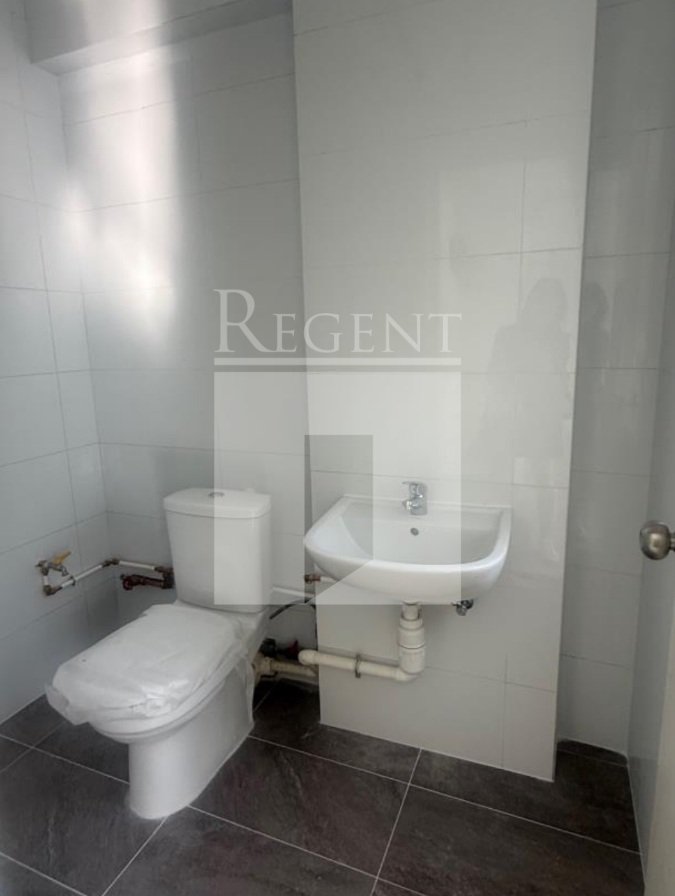 Queen's Tower (皇后商業大廈)-C0615383