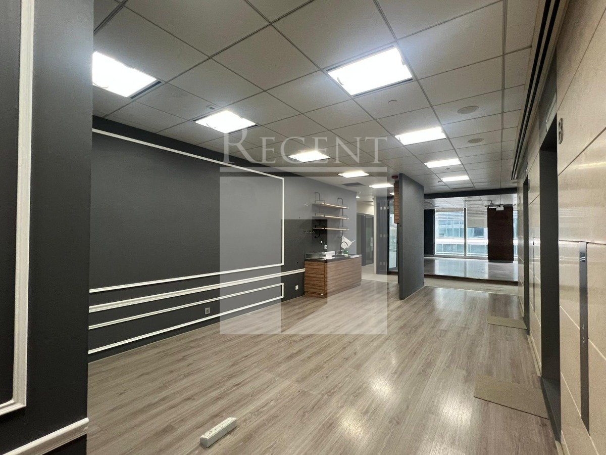 33 DES VOEUX ROAD C (德輔道中33號)