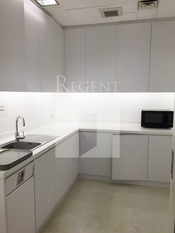 BANK OF CHINA TOWER (中银大厦)-RGP014277