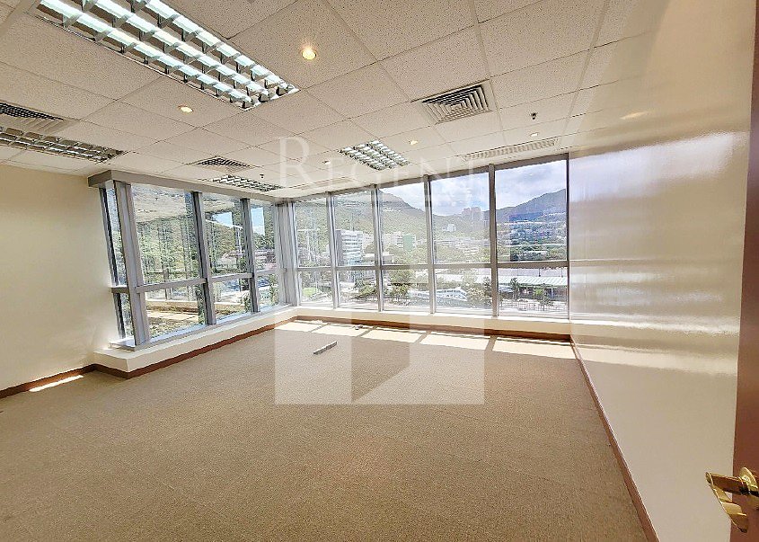 ONE ISLAND SOUTH -RGP025055