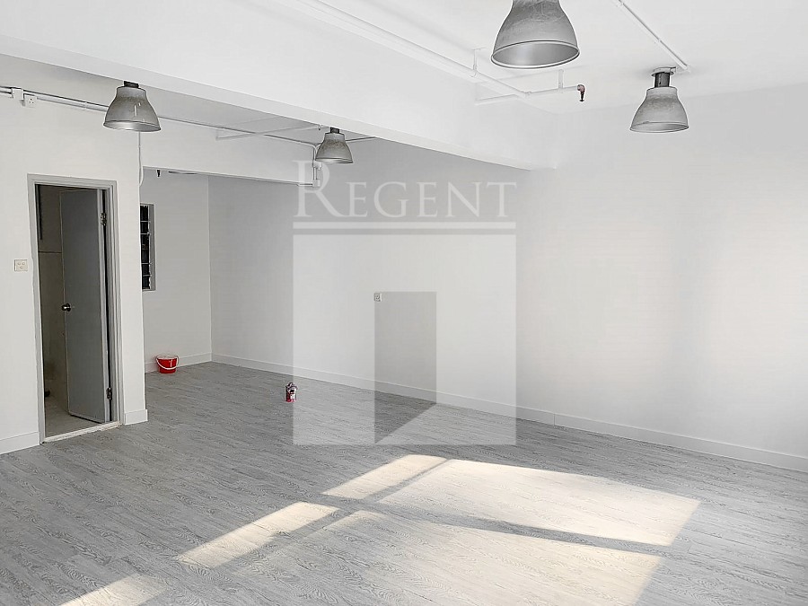 FULL VIEW BUILDING (富偉大廈)-RGP019692