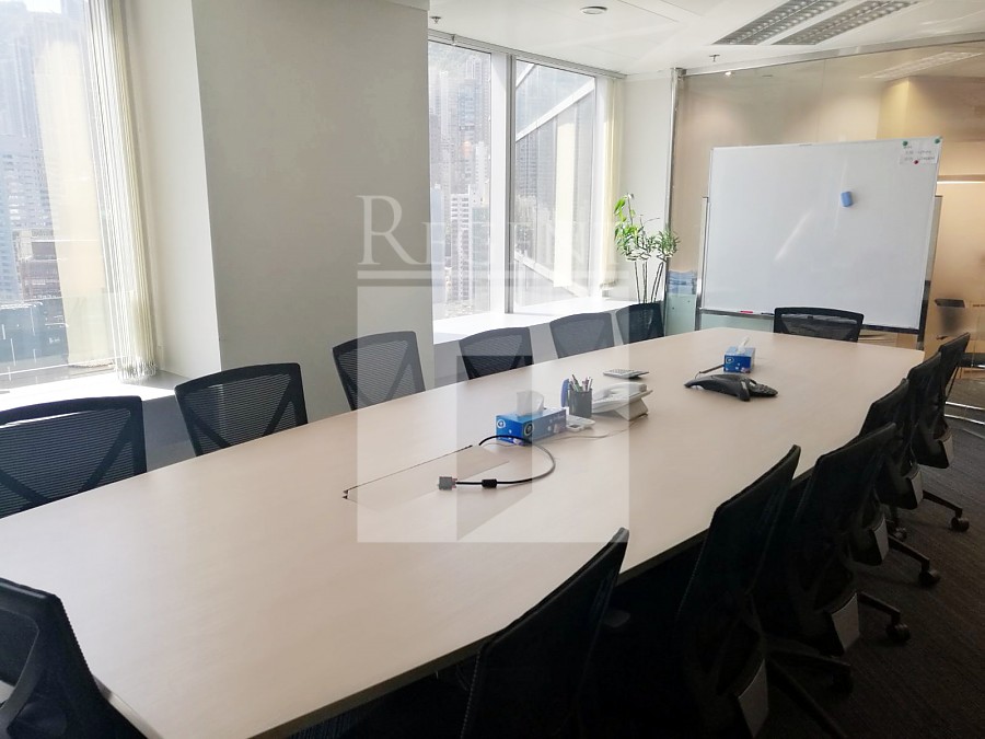 THE CENTER (中環中心)