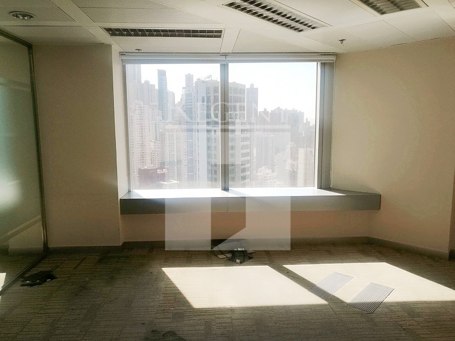 THE CENTER (中環中心)