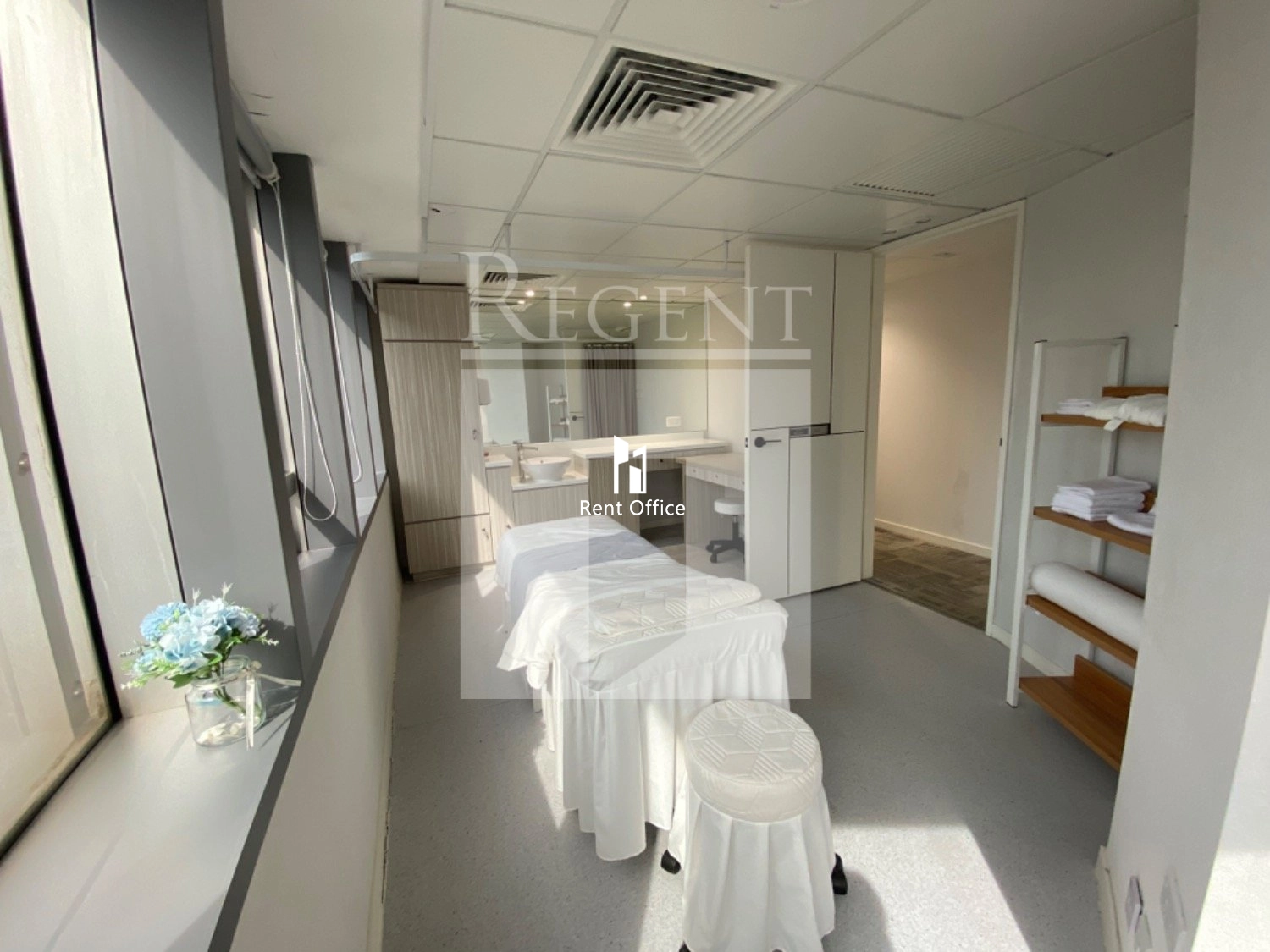 PLAZA 2000 (2000年广场)-C0599336