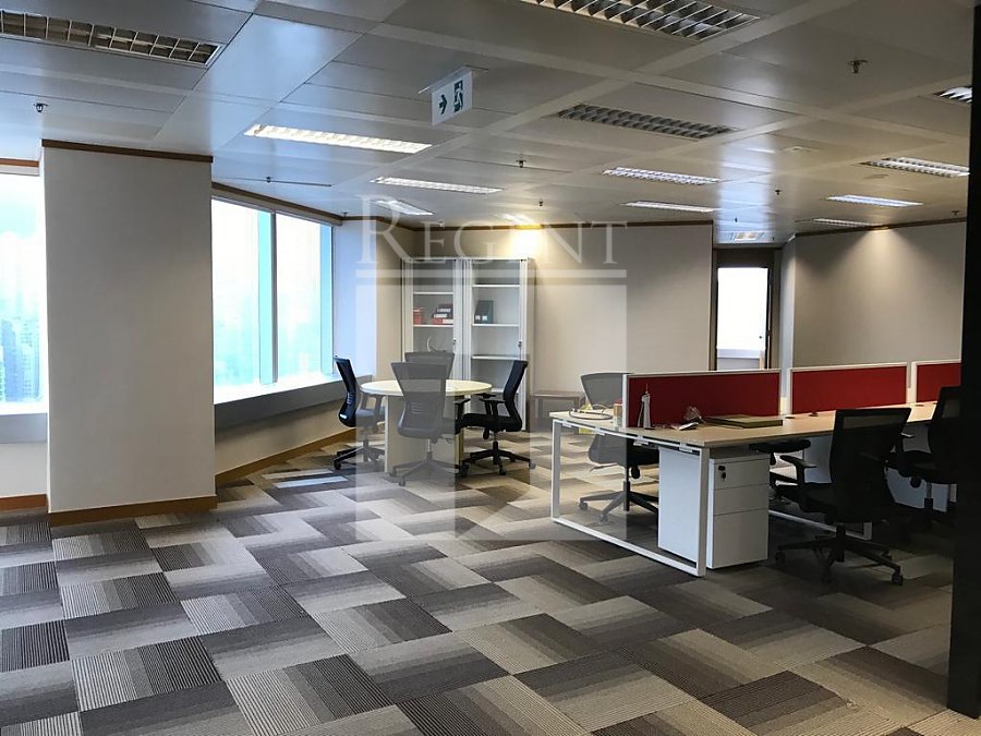 THE CENTER (中環中心)