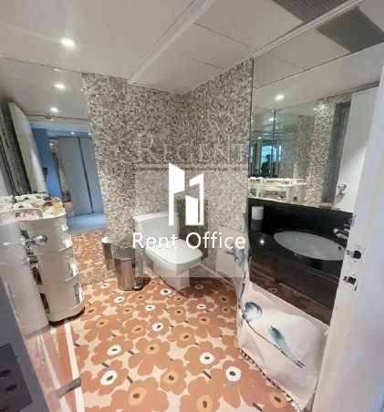 1 Lan Kwai Fong (兰桂坊1号)-RGP4617141