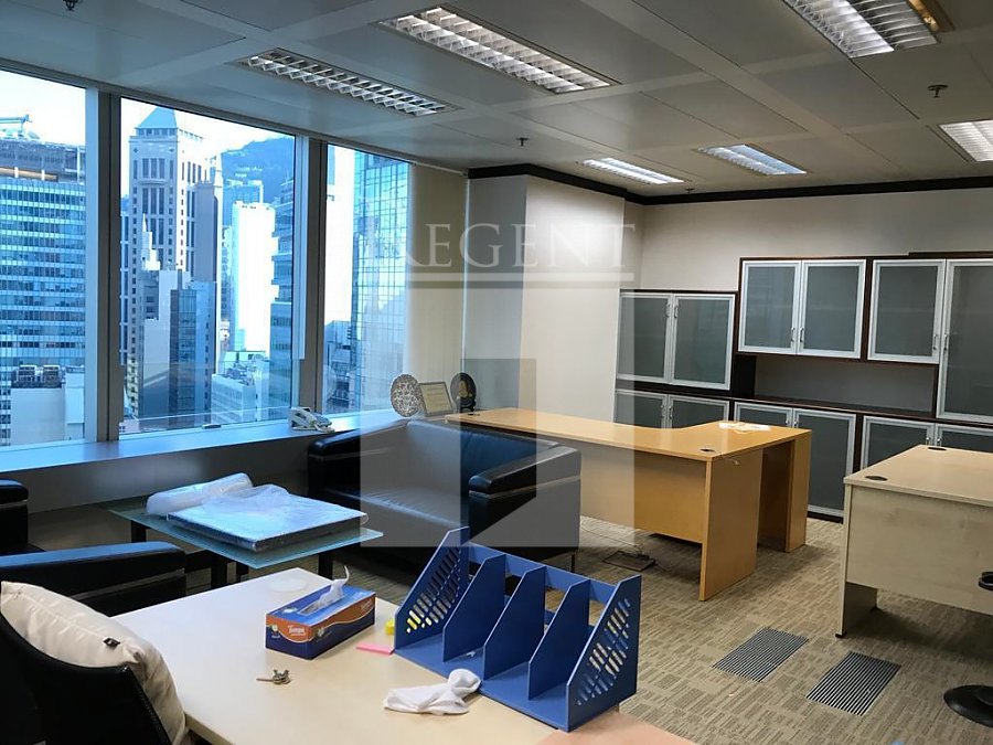 THE CENTER (中環中心)