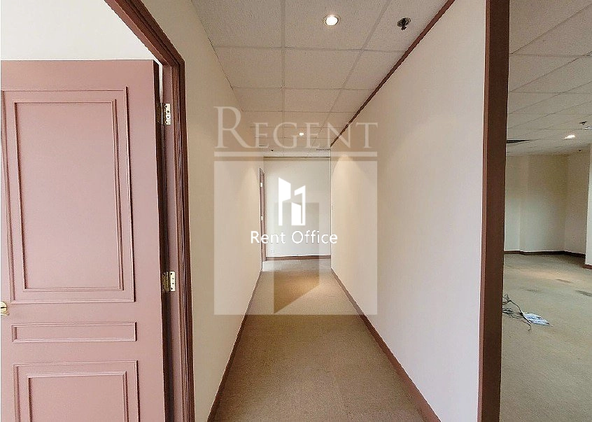 ONE ISLAND SOUTH -RGP025055