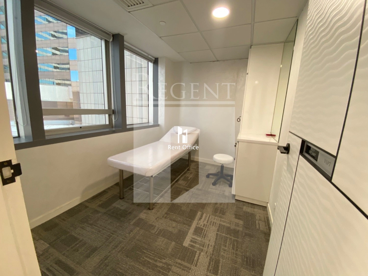 PLAZA 2000 (2000年广场)-C0599336