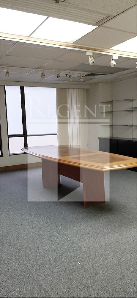 PENINSULA CENTRE (半島中心)