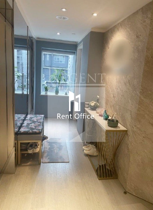 1 Lan Kwai Fong (兰桂坊1号)-RGP4617141