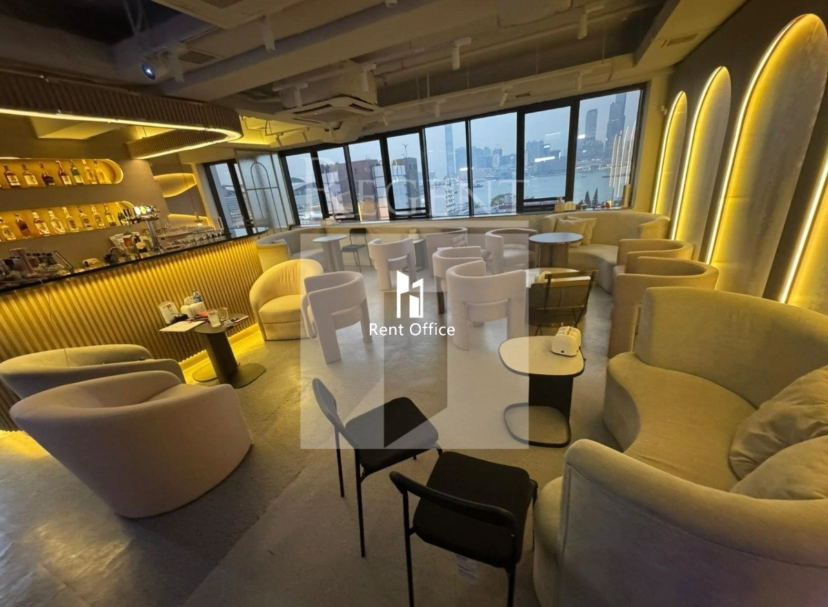 UNIVERSAL HOUSE (宇宙商業大廈)