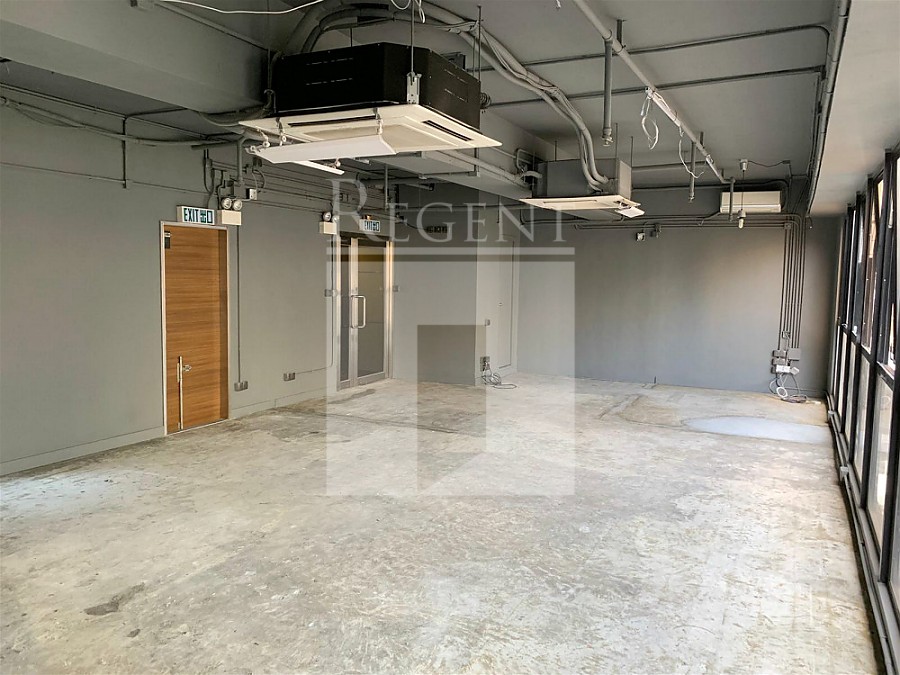 LAMMA TOWER (藍馬商業大廈)