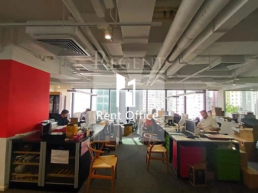 HOLLYWOOD CENTRE (荷李活商業中心)