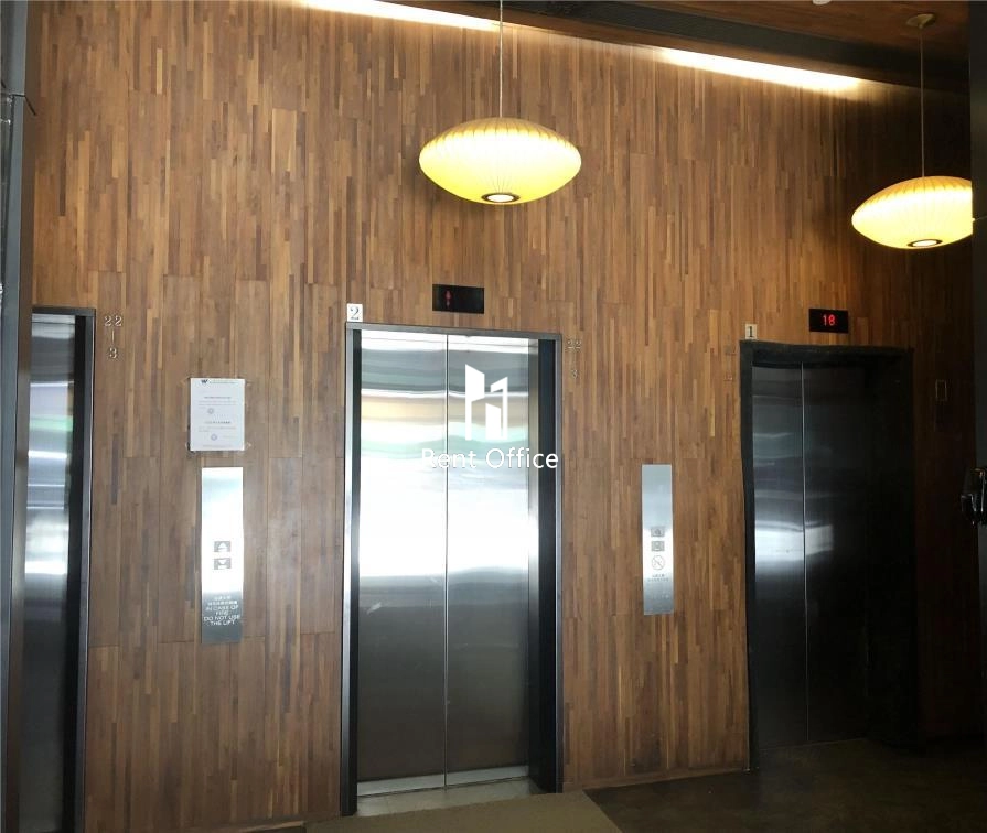 1 Lyndhurst Tower  一號廣場