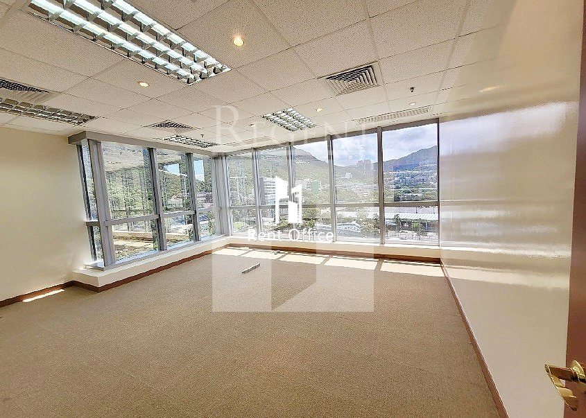 ONE ISLAND SOUTH -RGP025055