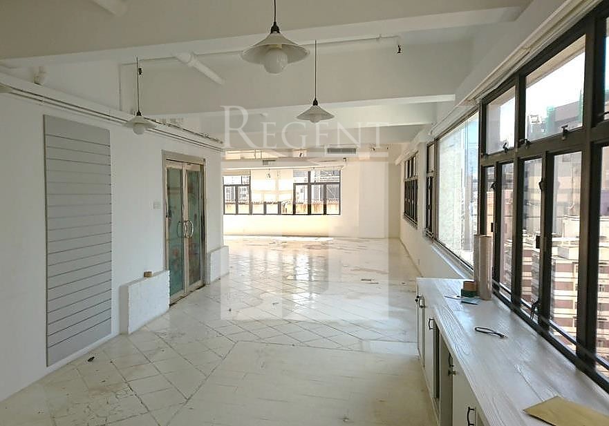 LOYONG COURT COMMERCIAL BUILDING (洛洋閣商業大廈)