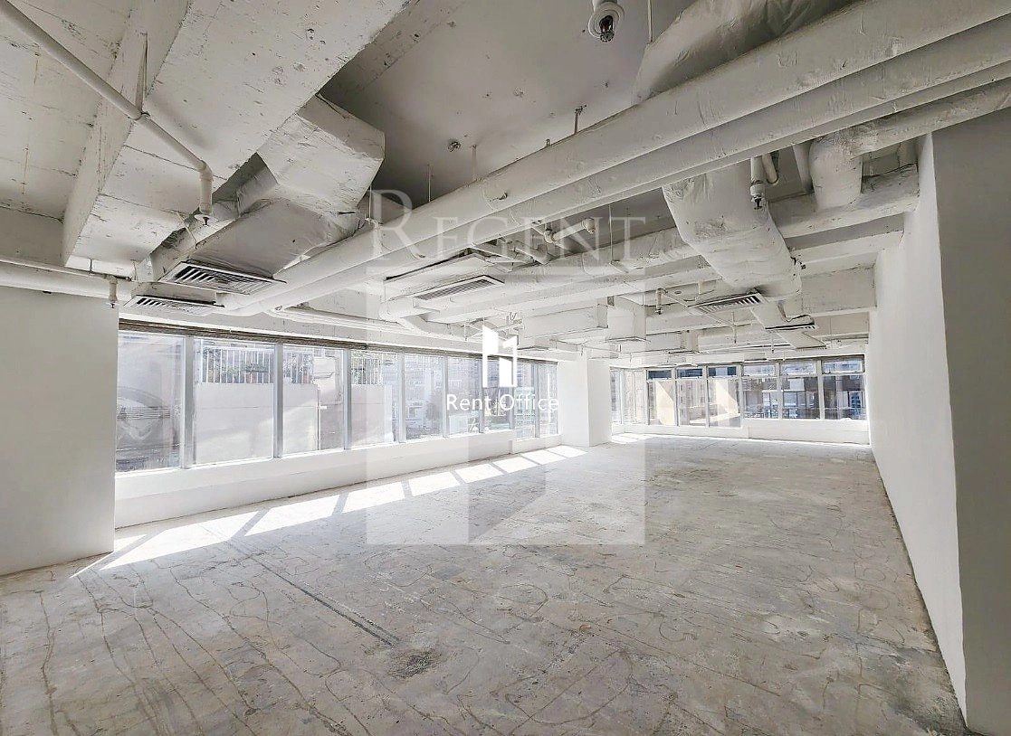 UNIVERSAL TRADE CENTRE (環貿中心)