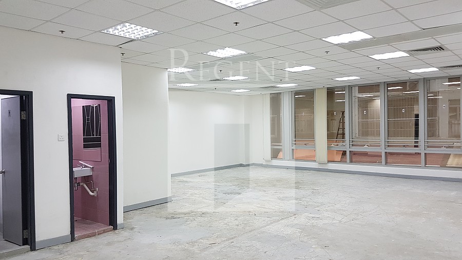 135 BONHAM STREETRAND TRADE CENTRE (文咸東街135商業中心)