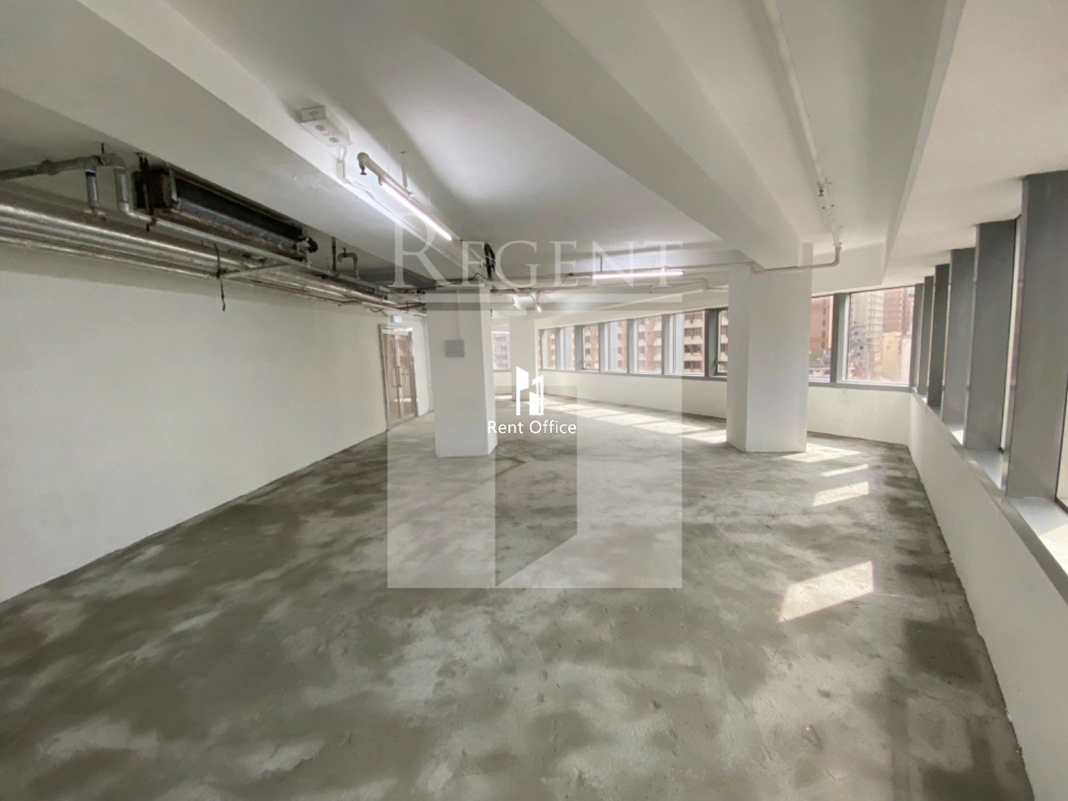 PLAZA 2000 (2000年廣場)