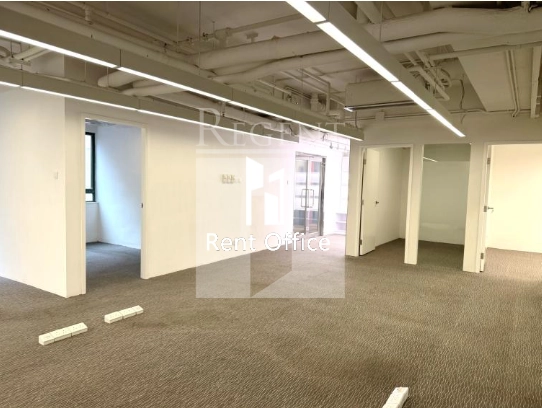 OFFICEPLUS @WAN CHAI (協成行灣仔中心)