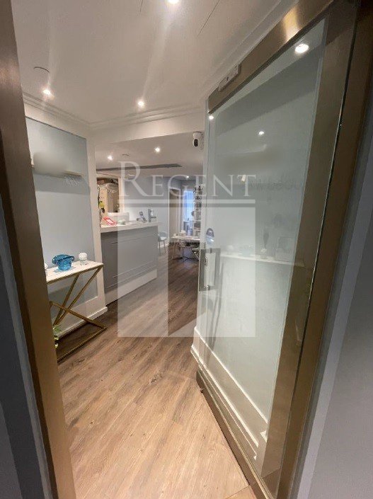 1 Lan Kwai Fong (蘭桂坊1號)