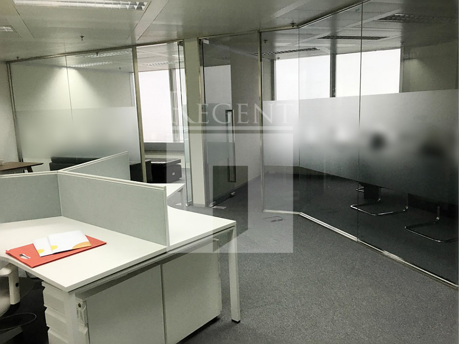 THE CENTER (中環中心)