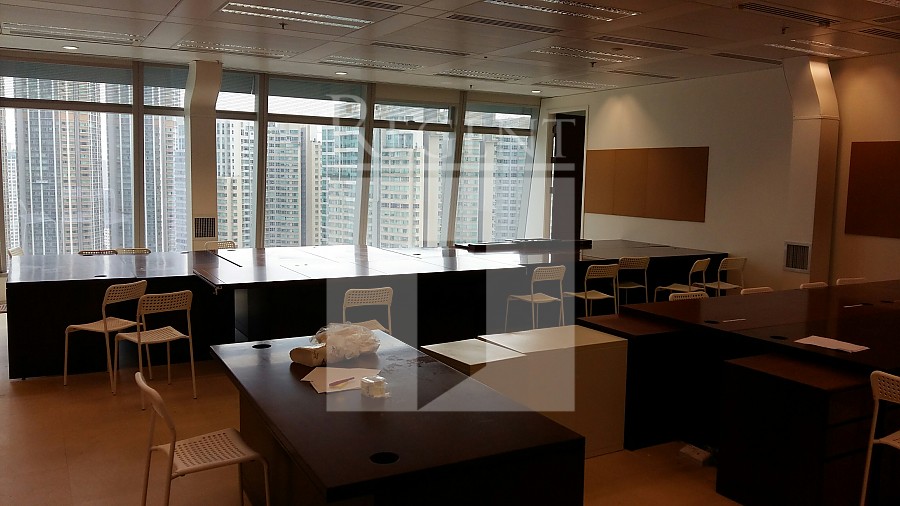 INTERNATIONAL COMMERCIAL CENTRE (環球貿易廣場)